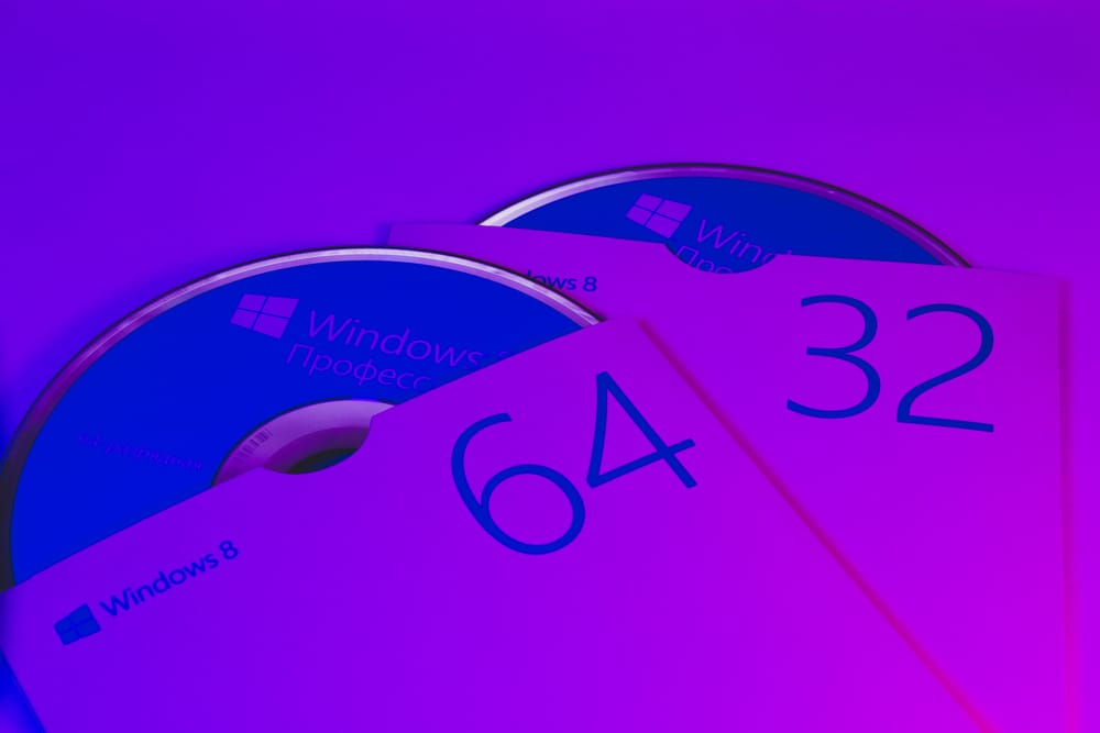 32-bit and 64-bit Windows 8 disks